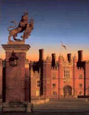 Tour - Hampton Court Palace, The Tudor Palace of Henry VIII